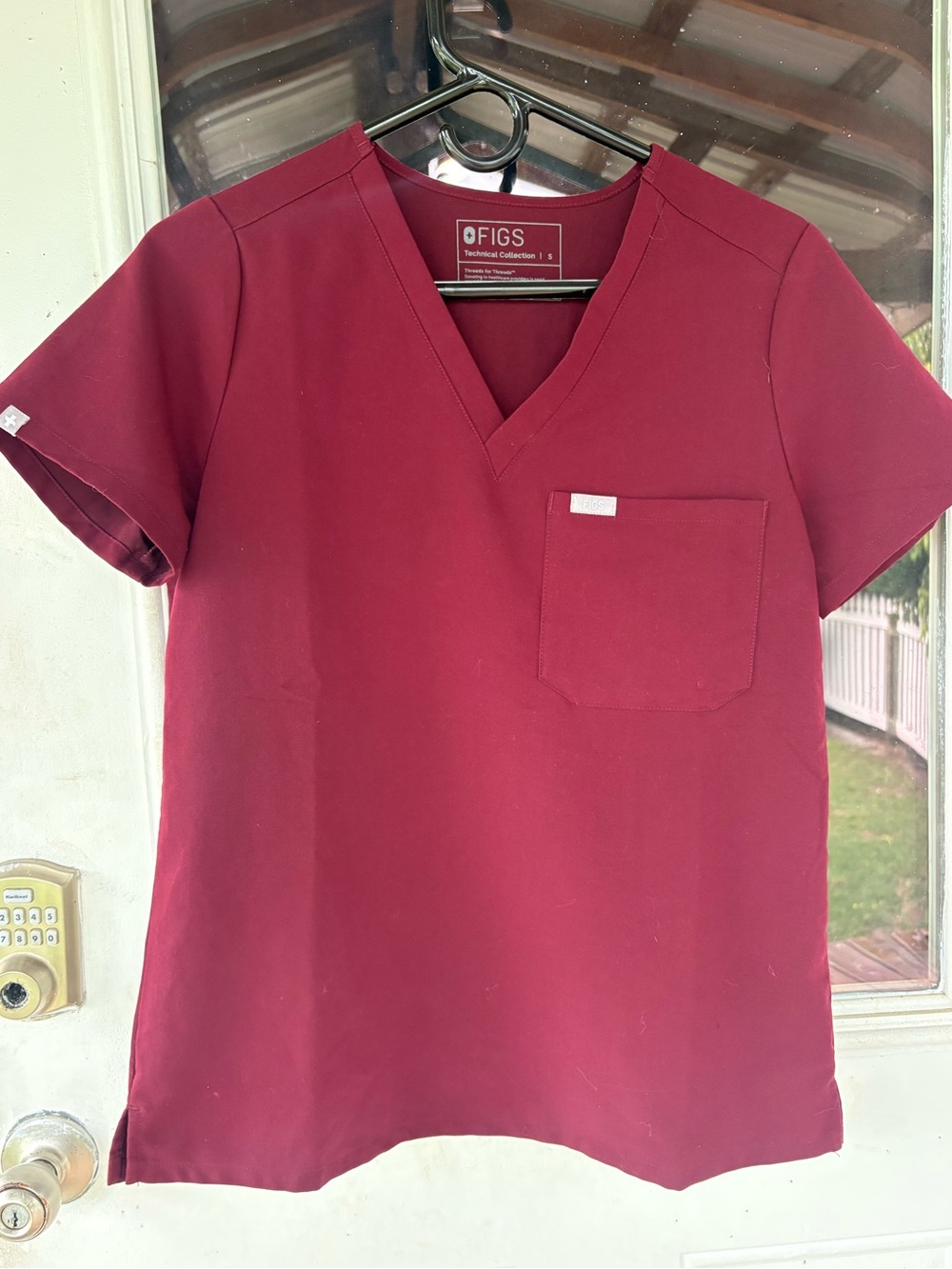 Figs Technical Collection Scrub Top in Wine